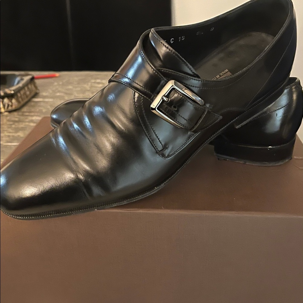 Shoes - Picture 2 of 3